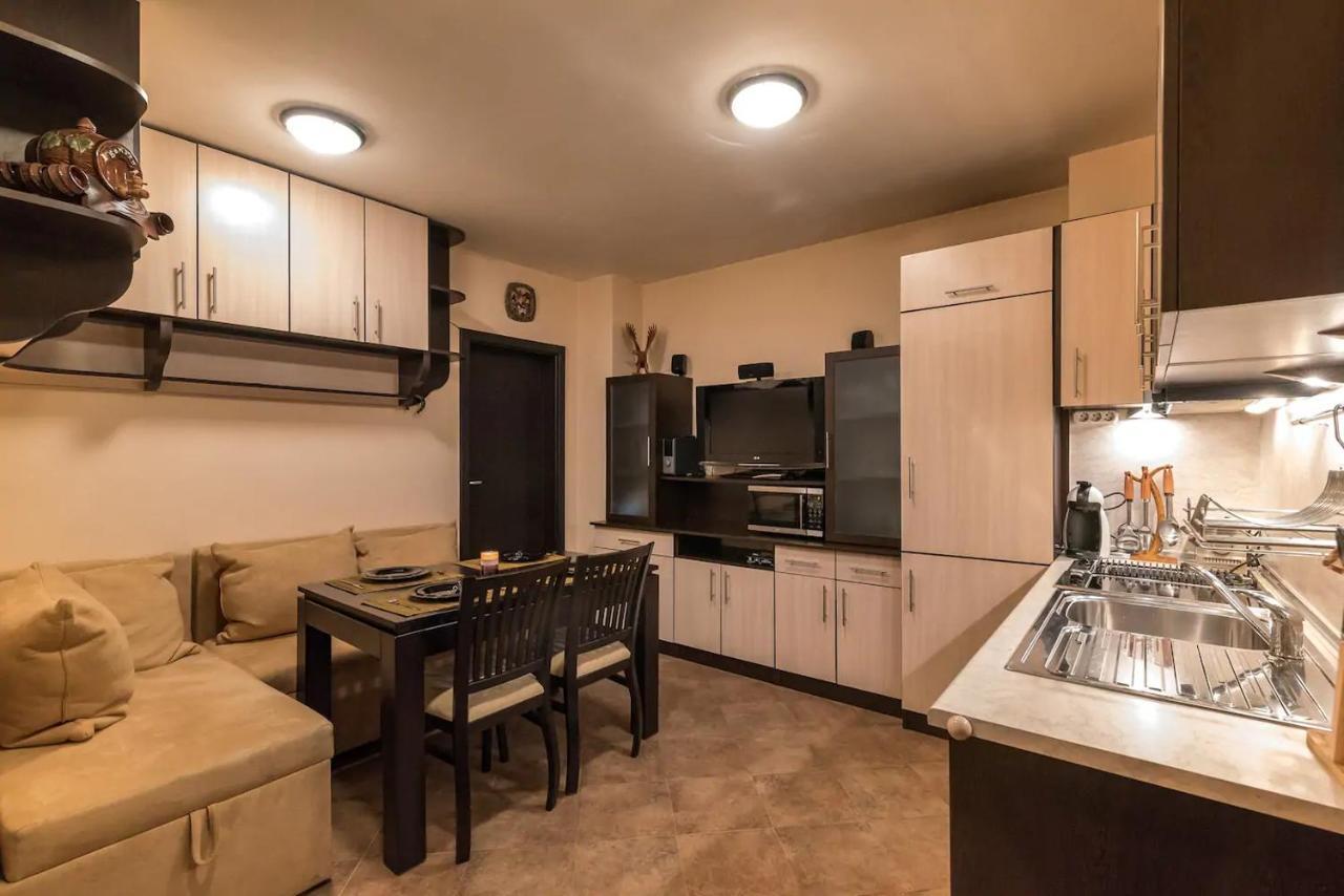 Charming, Fully-Furnished, 2-Bedroom Apartment 班斯科 外观 照片