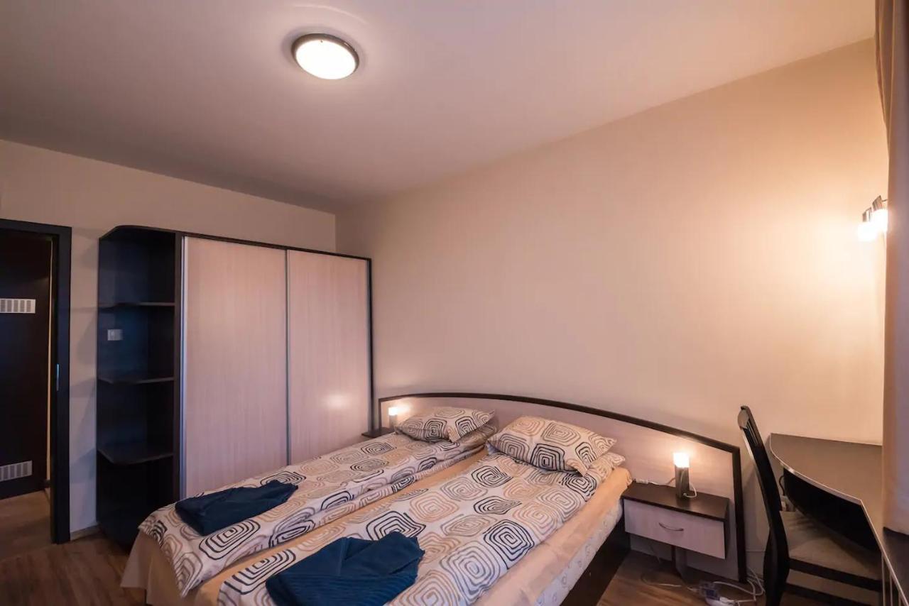 Charming, Fully-Furnished, 2-Bedroom Apartment 班斯科 外观 照片