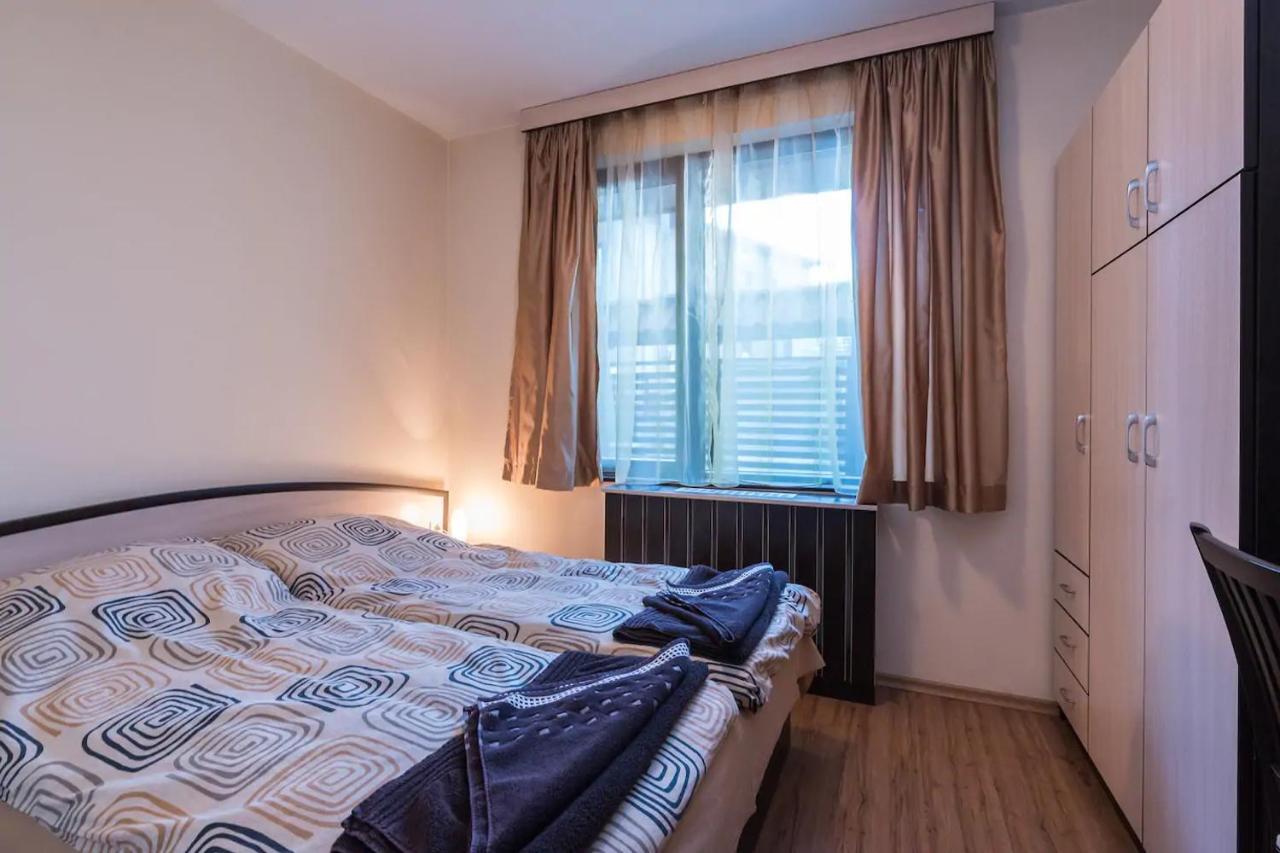 Charming, Fully-Furnished, 2-Bedroom Apartment 班斯科 外观 照片
